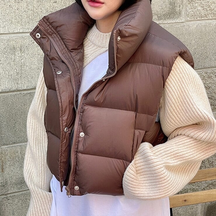 アウター ダウンコート 袖なし クロップド クロップド丈 ノースリーブ 前開き ダウン かわいい シンプル カジュアル おしゃれ お洒落 かっこいい 大人可愛い 大人女子 こなれ感 ラフ ボーイッシュ