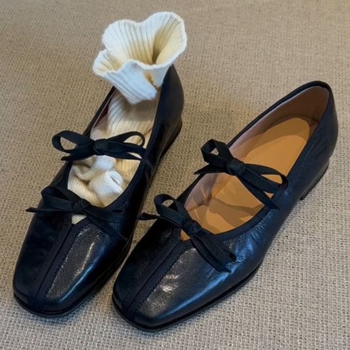 2025年春のレディース向けフレンチバレエフラットシューズソフトソールでスカートにもぴったりリボン付きレトロメリージェーンシューズフラットシューズ