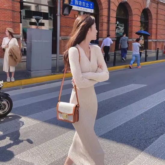 ワンピース ミディアム丈ワンピース ニットワンピース 長袖 ミディアム丈 ニット マタニティ 切り替えデザイン かわいい 大人可愛い きれいめ シンプル 上品 おしゃれ かっこいい レトロ ラフ