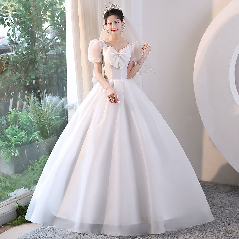 メインウェディングドレス2024夏花嫁ガールプチプリンセスは結婚式の写真を撮るために一緒に出かけました