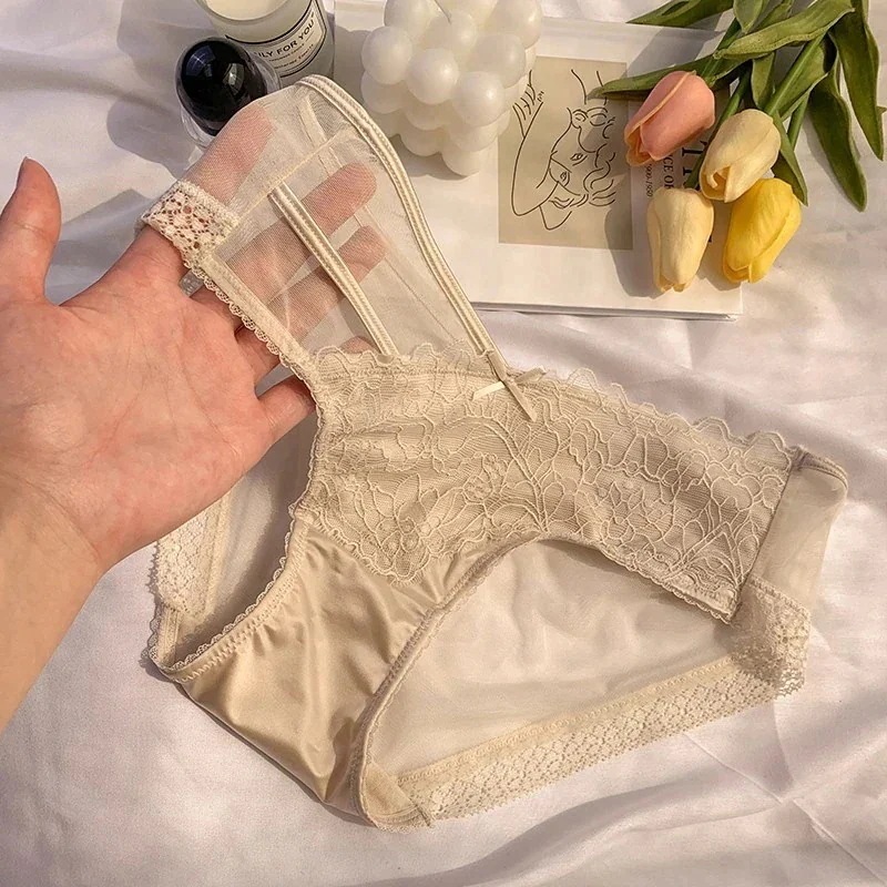 新商品のレトロな刺繍の下着の女性のレース性の困惑の快適な三角のズボンのセクシーな火の網の糸の低い腰はお尻を持ちます