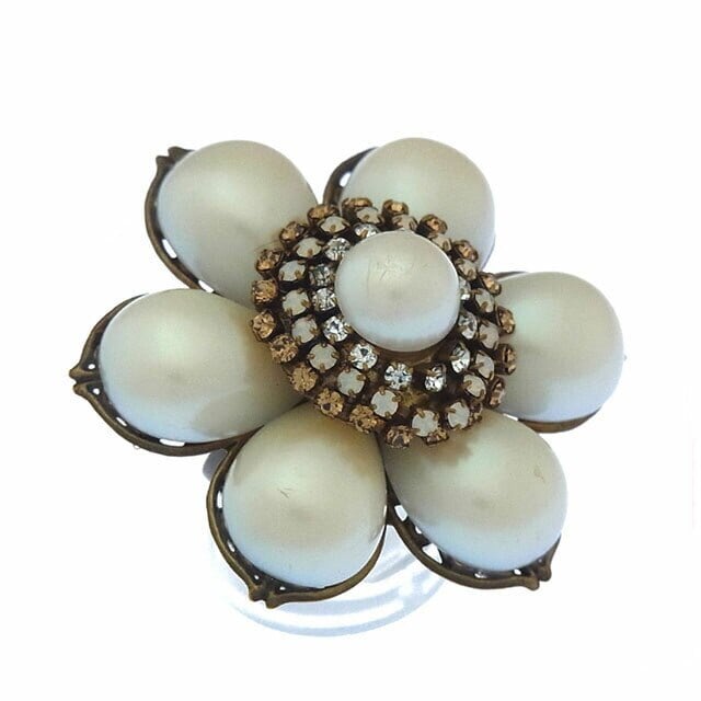 指輪 リング アクセサリー フラワーモチーフ 12号フリー パール＆ストーン付き パールホワイト アンティークゴールド 中古