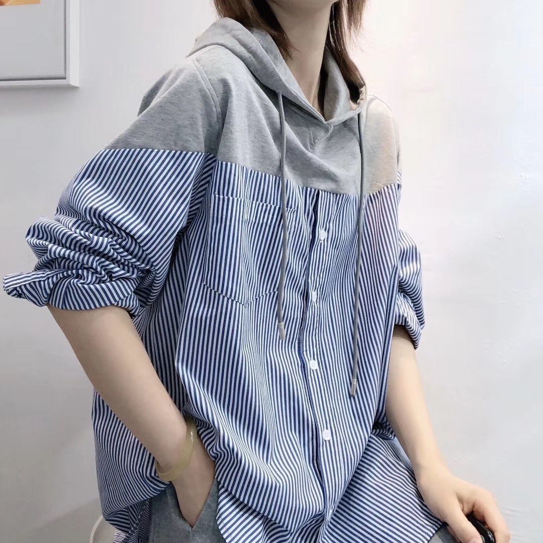 トップス シャツ 長袖 フード付き 前開き ボタン ミディアム丈 異素材ミックス かわいい 大人可愛い きれいめ シンプル 上品 おしゃれ かっこいい カジュアル こなれ感 個性的 主役級 存在感