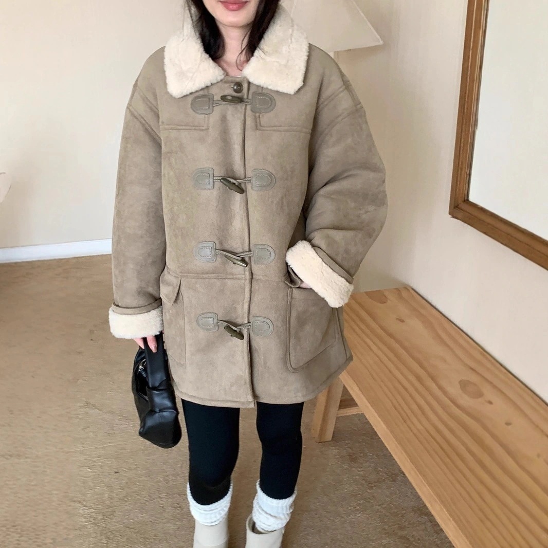 暖かくて面白い冬を購入してください【3日出荷】ボアファーレザー一体型襟付きホーンボタン 加厚保温ミドル丈ロングコート フェイクファー