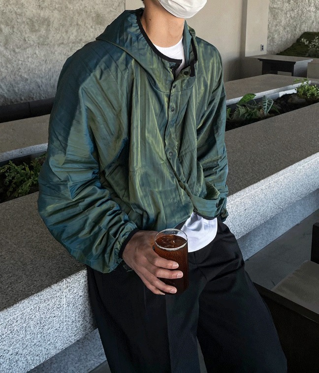 [COSYHARU公式] Bi-Wrinkle Hooded Windbreaker