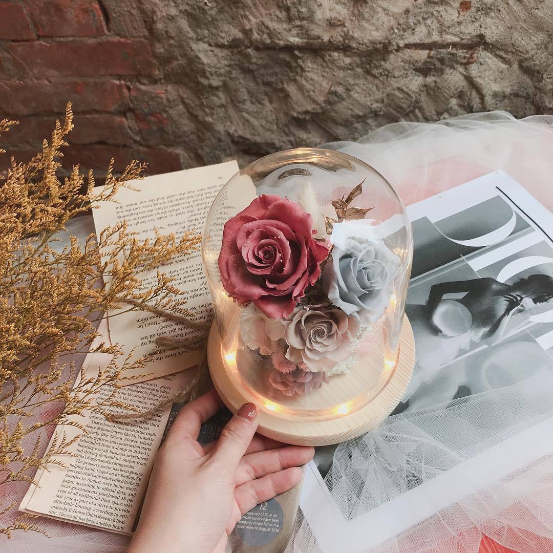 プリザーブドフラワーのバレンタインギフト発光小夜灯プリザーブドローズ完成品 5,748円