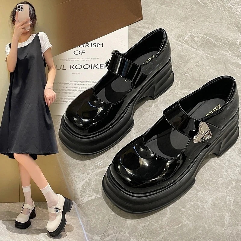 幅広の太い足の靴 大きいサイズの婦人靴 浅履きメリージェーンシングルシューズ 厚底スモールレザーシューズ