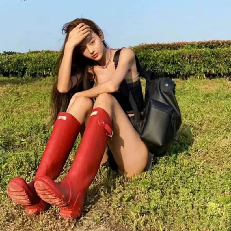 【雨季に新品が来た】人気急上昇！はなびたいかい！通勤通学つうきんつうがくイギリスナイトブーツ風 ハイカ筒レインブーツ バイアスタイル ファッション性抜群の屋外靴