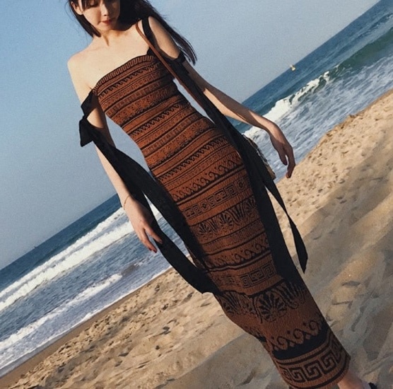 1678.オフショルダーマキシ丈ワンピース（レッド）2019 春夏 sale ビーチ 海 プール リゾート 女子会 普段使い 通学 100,000円