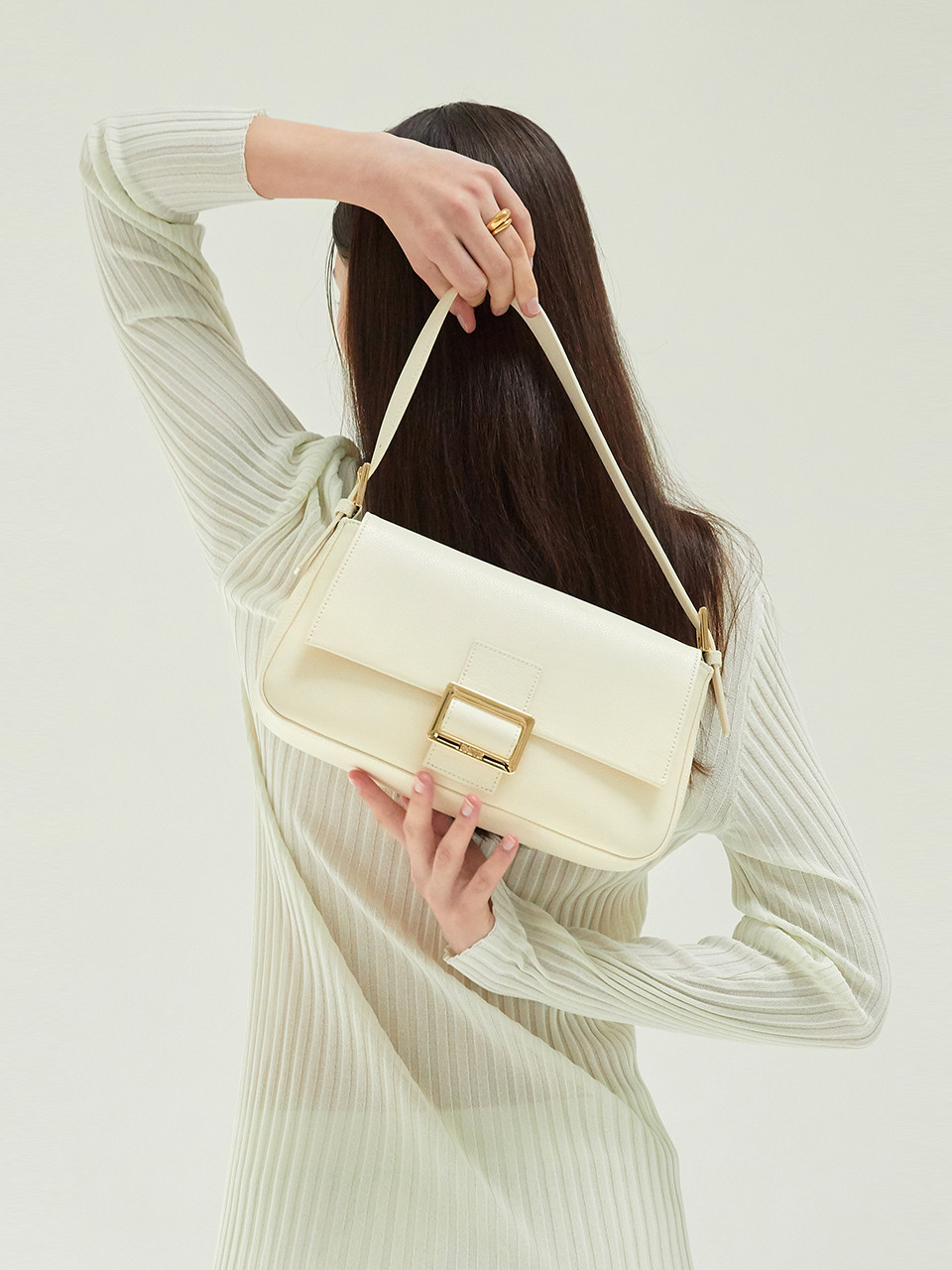 レイヴリアルレザールークバッグ VX1SG500 2カラー 21,477円