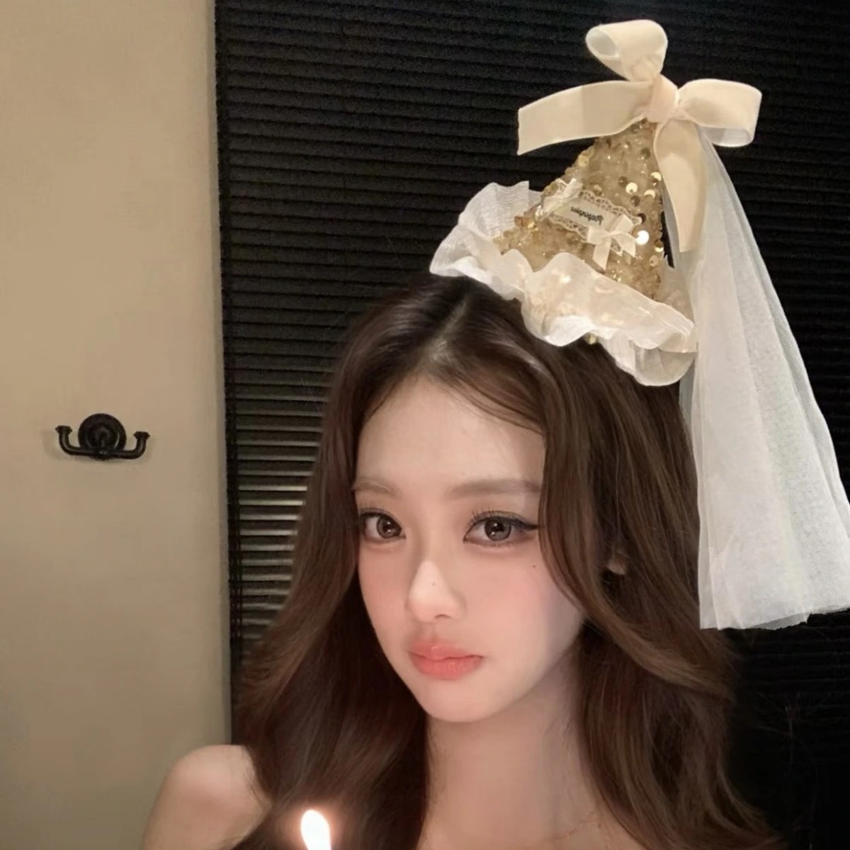 10個セット ベルベットリボンゴールドのスパンコール帽ヘアピンサイドの前髪クリップで写真を撮る雰囲気ヘアピン誕生日髪飾り