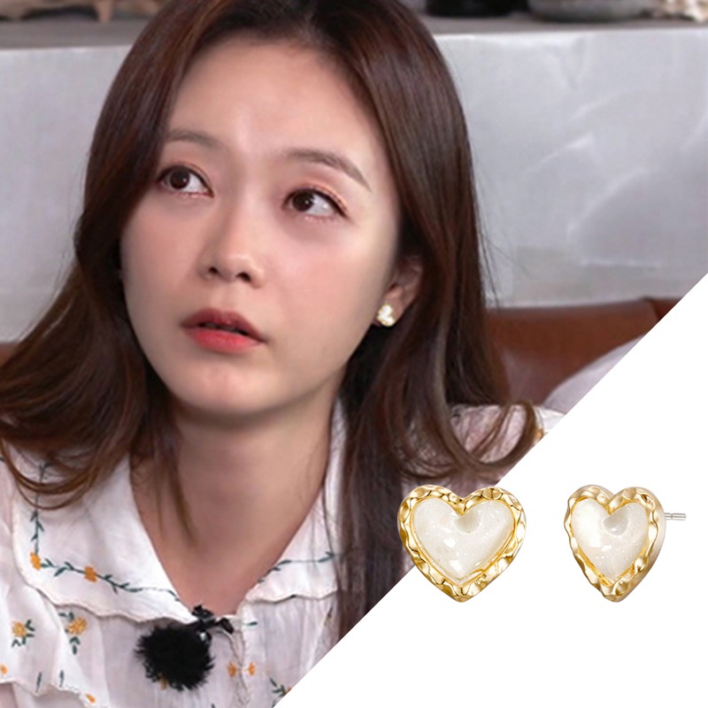 [チョンソミンTWICEミナ着用] トゥインクルラブハートピアス/イヤリング /韓国ファッションスタイル/韓国ストリートファッション/SNSで人気/韓国の人気ブランド 5,369円