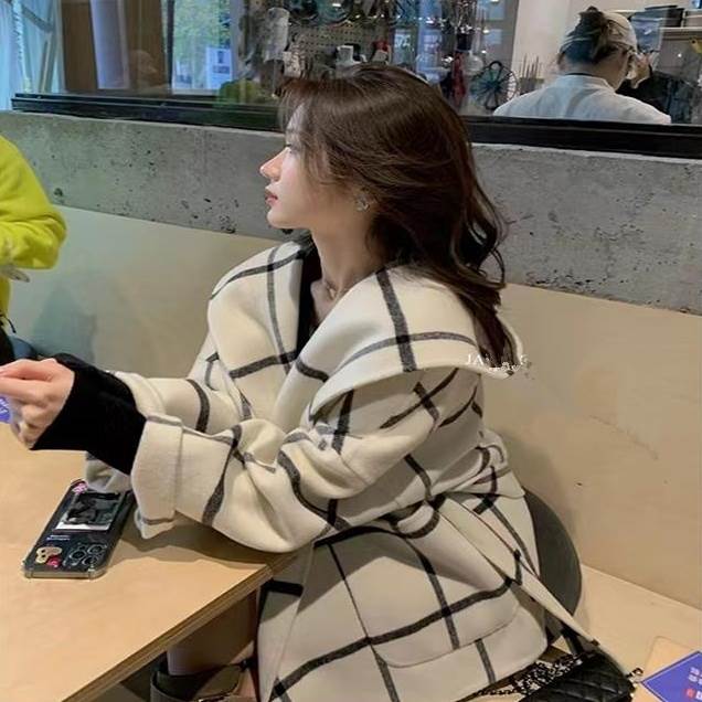 【限定オファー】アウター コート ミディアム丈 長袖 ラグランスリーブ ストレート ワイド ウエストベルト フード付き ポケット 前開き かわいい 大人可愛い きれいめ シンプル カジュアル おしゃれ