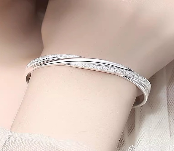9999 スターリング シルバー バングル - 若々しく控えめな高級アクセサリー繊細な純銀のプレーン ブレスレット635