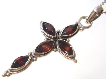 送料無料限定1点人気ガーネットクロスシルバーペンダントst/パワーストーン/ネックレスネックレスメン