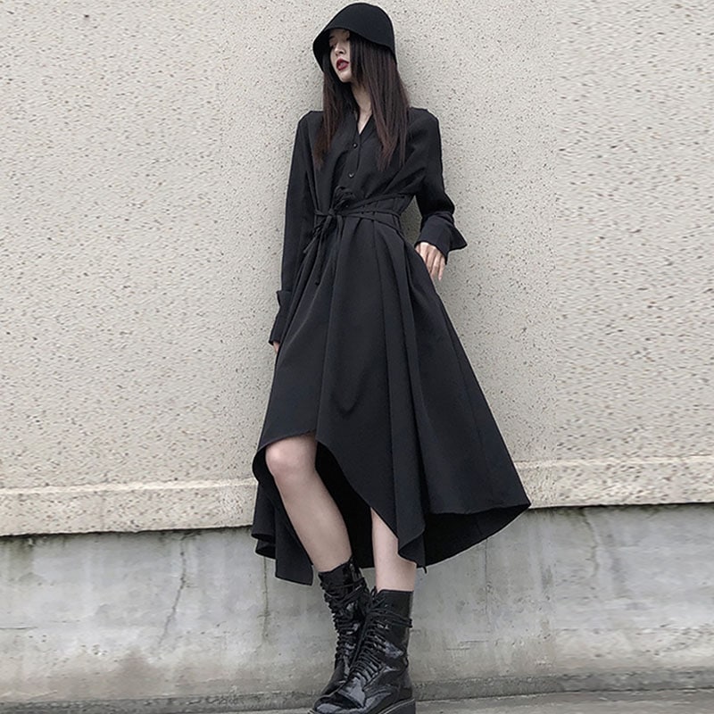 女性のルーズブラック不規則なドレスファッション新しい日本のダークスタイルのパーソナリティストラップ不規則な長袖シャツドレス多目的なカジュアルな女性のスカート