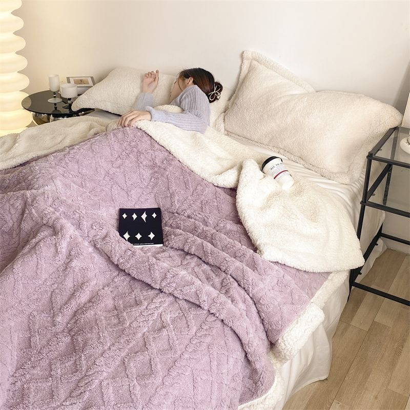 福袋を1枚プレゼントブランケットブランケット 毛布タオルケット薄いシングル学生珊瑚絨毯昼寝カバーソファーカーペット超厚手立体ジャカードタフトラムブランケット二重昼寝ブランケット冬の多機能厚手ブランケッ