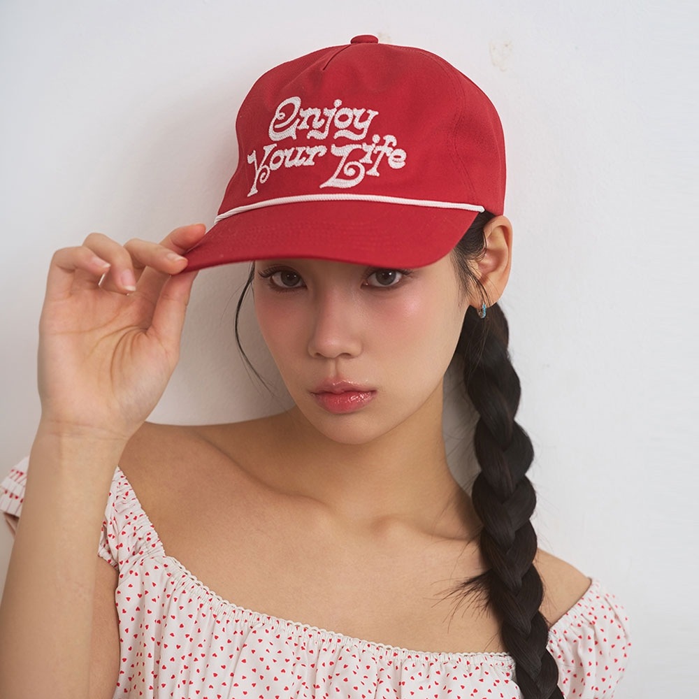 Remek E.Y.L ロゴストラップボールキャップレッド
