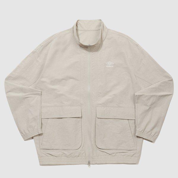 背面に刺繍アートワークが施されたリネンブルゾンジャケット UQ221CJK48 PBE