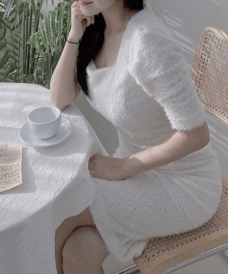 (2color/ブライダルセルフウェディングおすすめ/高級なデートルック/ハイクオリティ)トゥインクルソフトファースリムミディワンピース