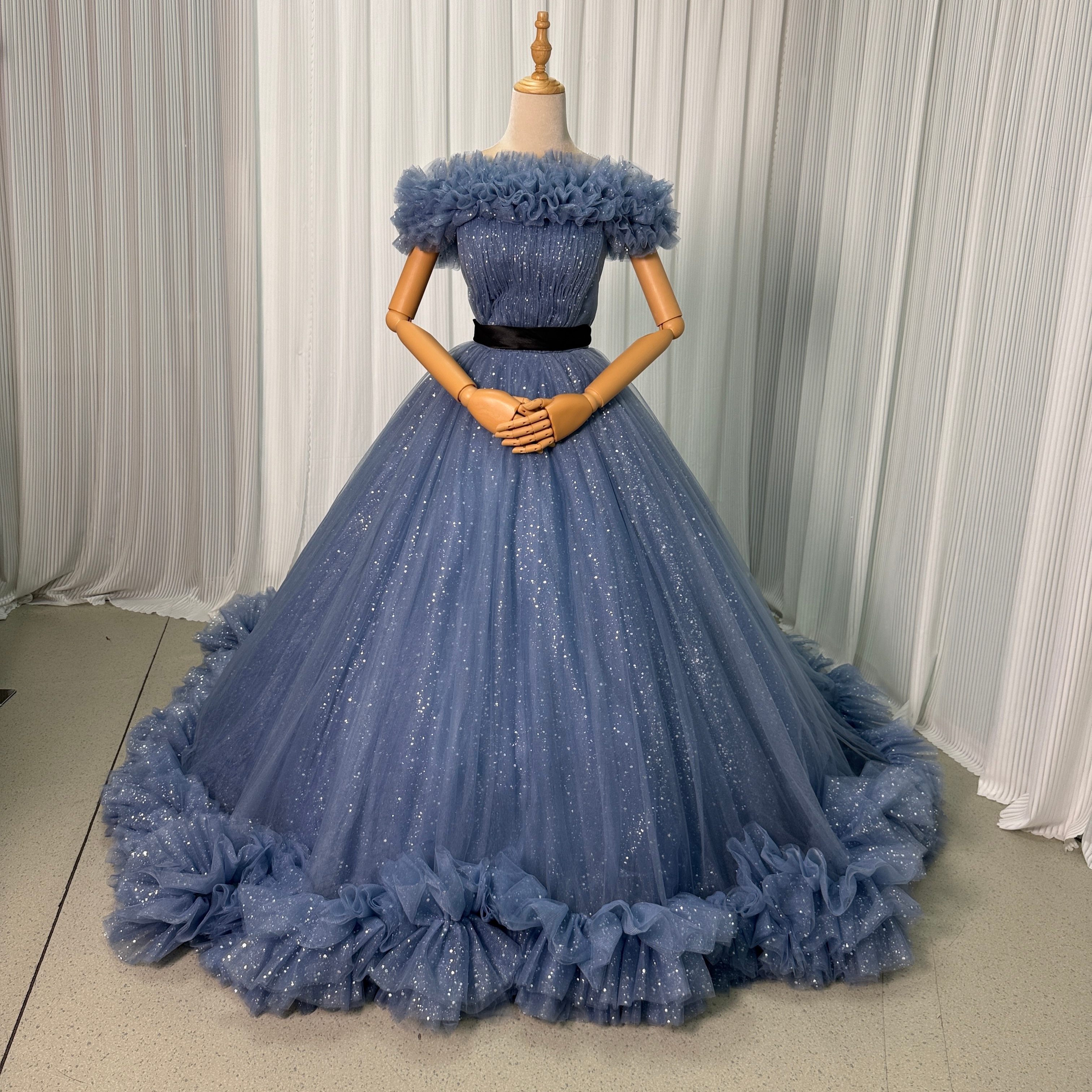 カラードレス ブルー 取り外しオフショルダー キラキラチュール ラッフルフリル プリンセスライン 花嫁
