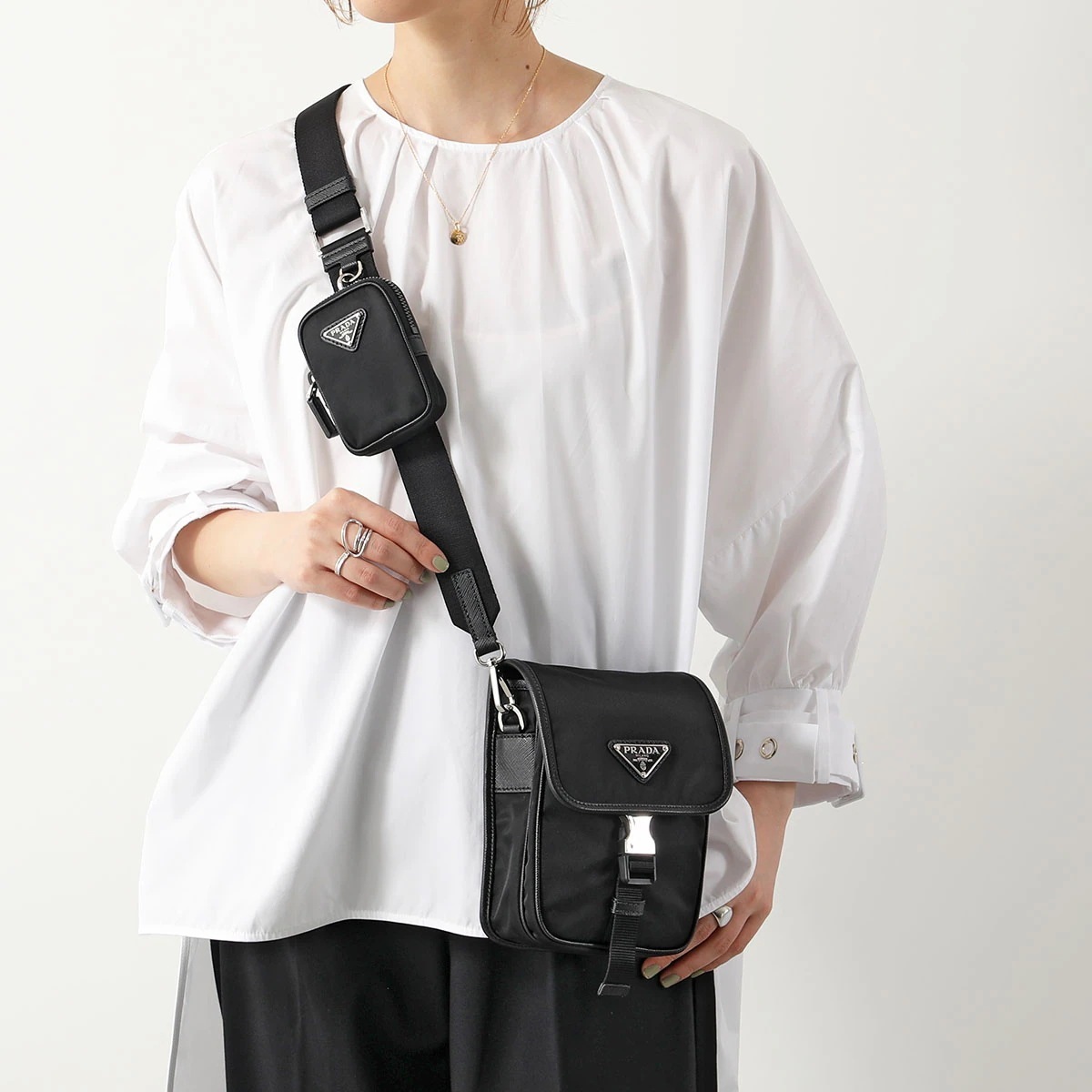 PRADA プラダ ショルダーバッグ 2VD043 2DMH レディース クロスボディバッグ Re-Nylon xレザー トライアングルロゴ ポーチ付き 鞄 F0002/NERO