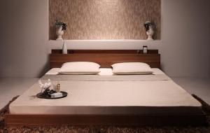 ローベッド ダブルベッド マットレス付き スタンダードポケットコイル棚・コンセント