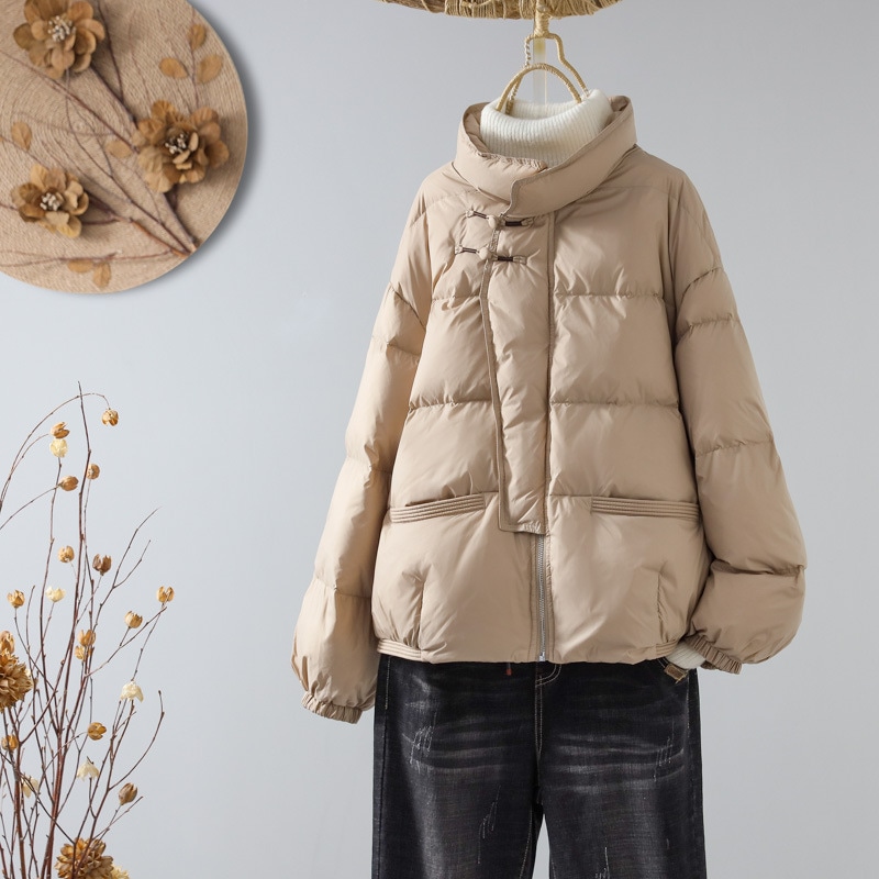 女性用ショートダウンジャケット 2025年冬新作 韓国風 厚手 おしゃれ スリム スタンドカラー ボタン ホワイトダックダウン 暖かいコート