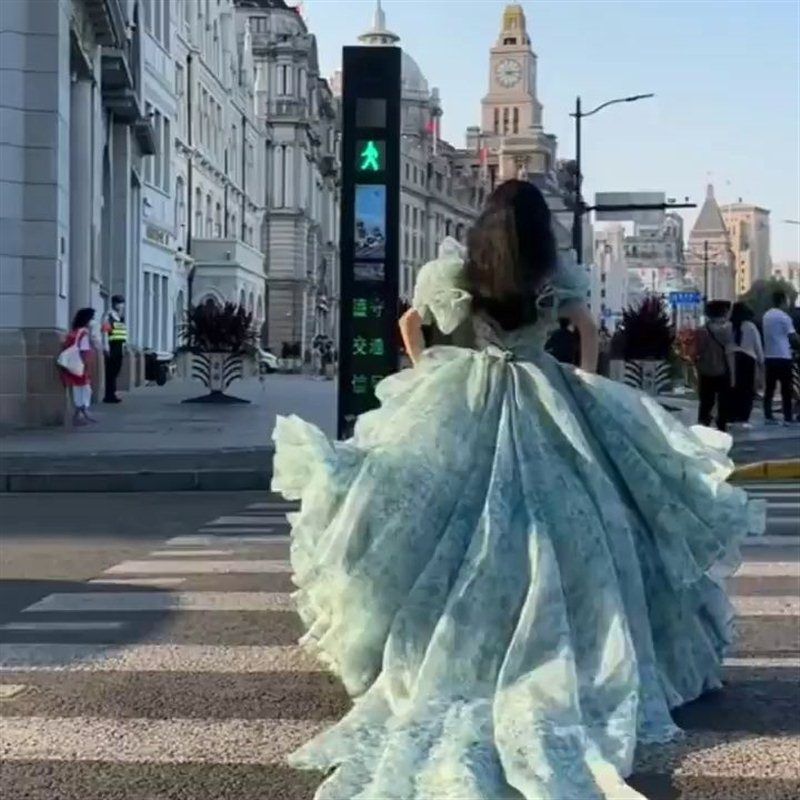 2024夏の新作青と白の磁器プリントパフスリーブドレスレディースロングハイウエスト花柄ホリデービーチドレス