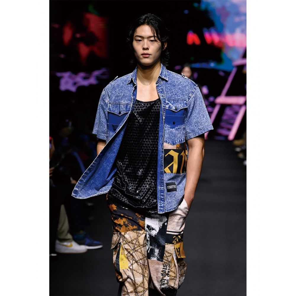 クァク・ヒョンジュコレクション 25FW デニムベージュコラージュグラフィックパッチワークシャツ