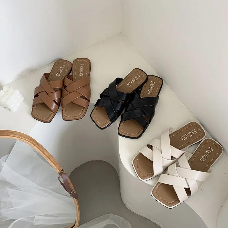 上品 編み込みサンダルレディースフラットサンダルビーチサンダル