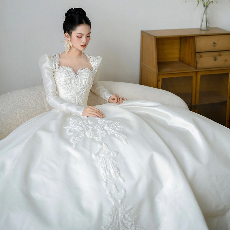 長袖冬ウェディングドレス2024新花嫁プチメインヤーンライトレトロサテン質感ホワイト 15,312円