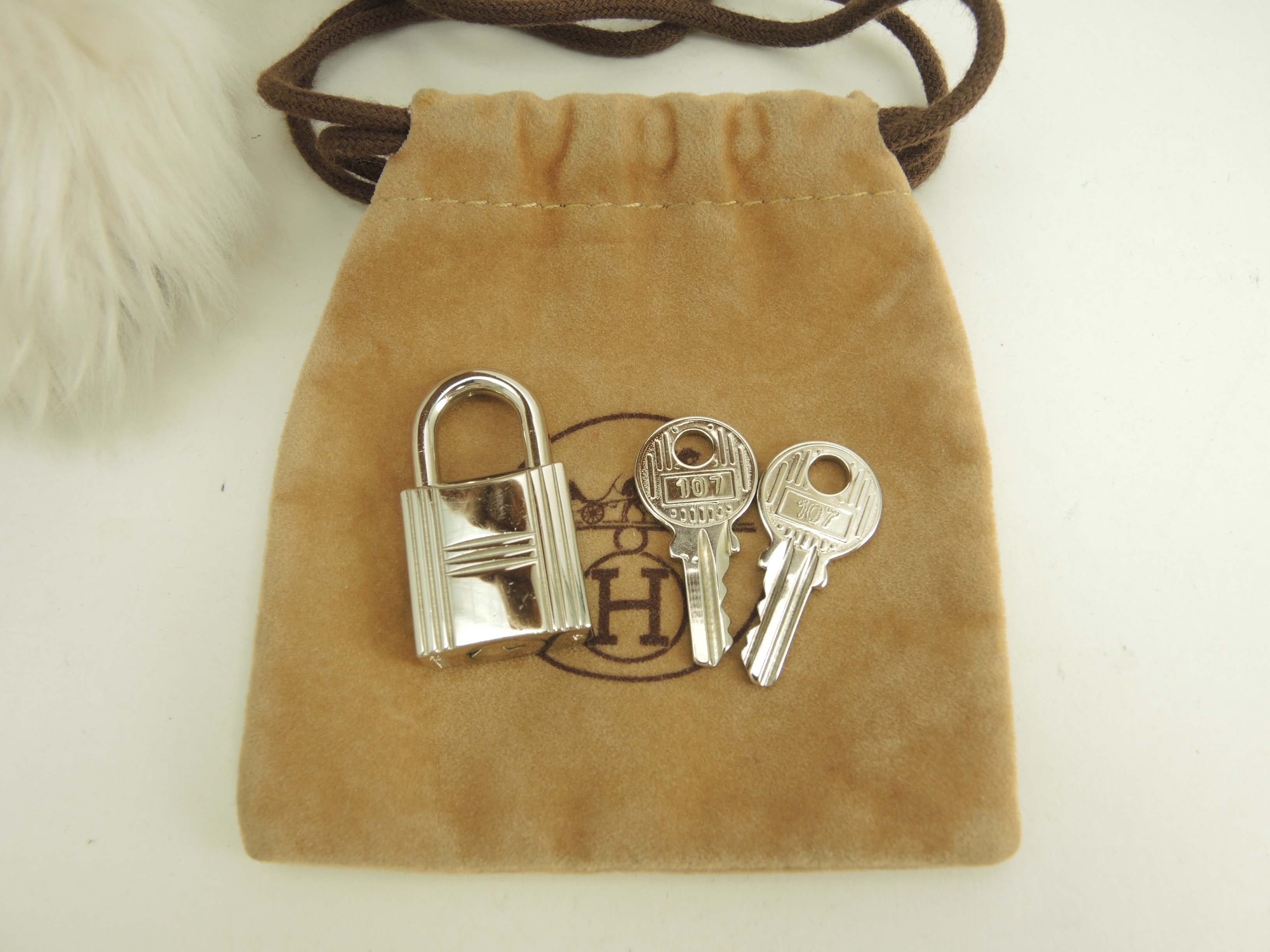 南京錠 鍵2個 シャインシルバー パドロック キー 107 バッグチャーム 美品@ 200