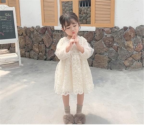 女の子ファッションワンピースドレスコットンレース ワンピース ベージュ 韓国 チュールドレス プリンセス 結婚式 チュチュ バルーンスリーブ エレガントなワンピース 長袖 ドレス 子供 レース ベ