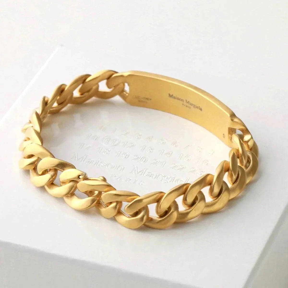 MAISON MARGIELA メゾンマルジェラ ブレスレット SI8UY0004 SV0130 レディース チェーン メタルプレート ロゴ ジュエリー アクセ