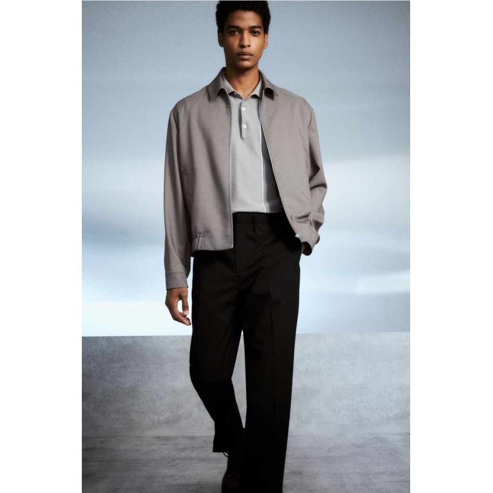 H&M リラックスフィットテーパードパンツブラック