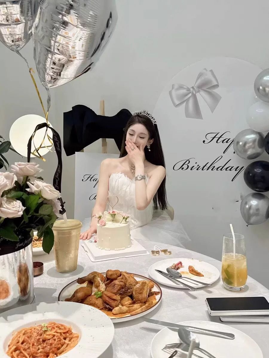 バレエガールテールパフドレス気質誕生日ストラップレスドレスプリンセススカートワンピースドレスドレス