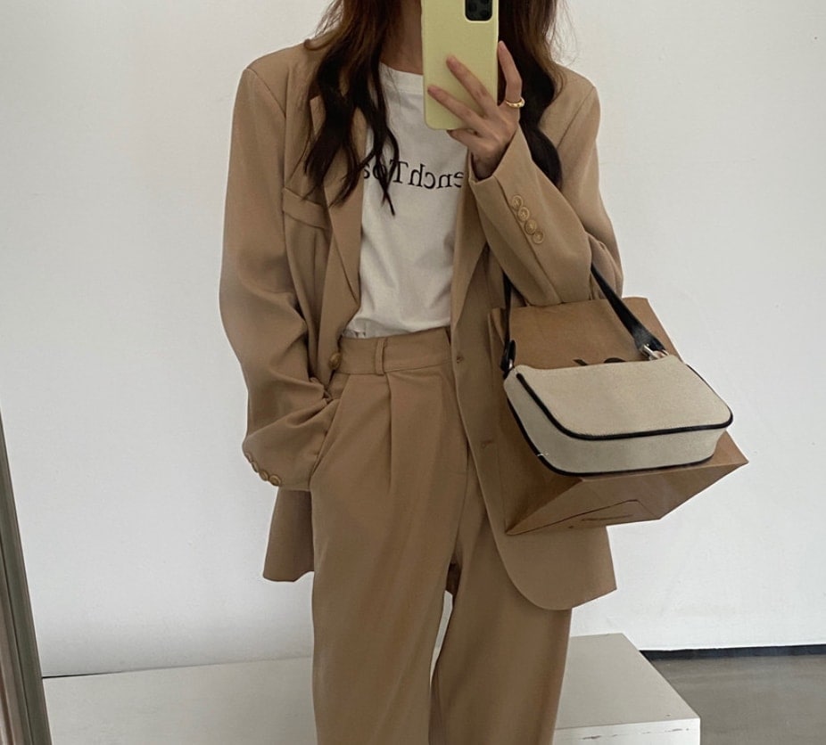 セットアップ ジャケット ズボン スーツ ロング ロング丈 袖あり 長袖 萌袖 Vネック 襟付き ストレート ポケット ハイウエスト 前開き 薄手 かわいい 大人可愛い きれいめ シンプル カジュアル