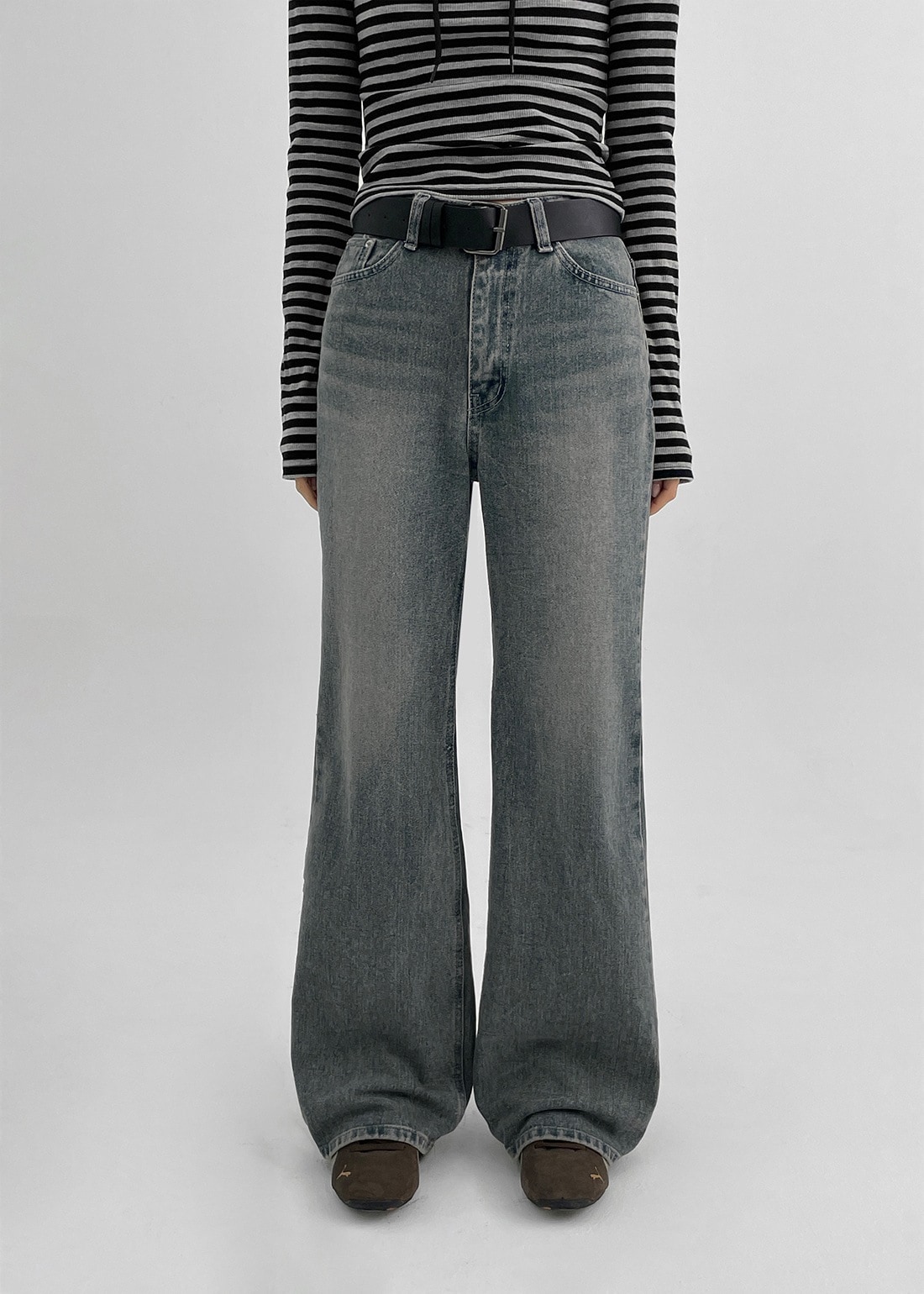 シャタリングワイドブーツカットデニムパンツ