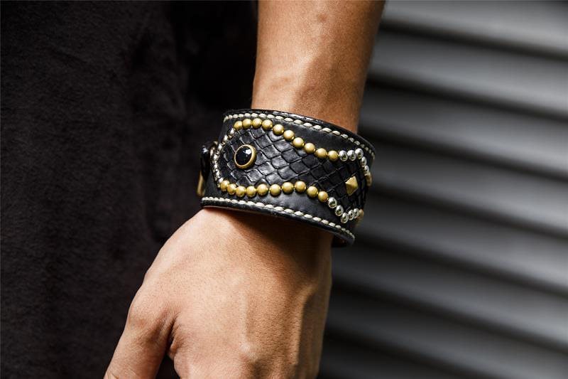 インディアンスタイルの手帯