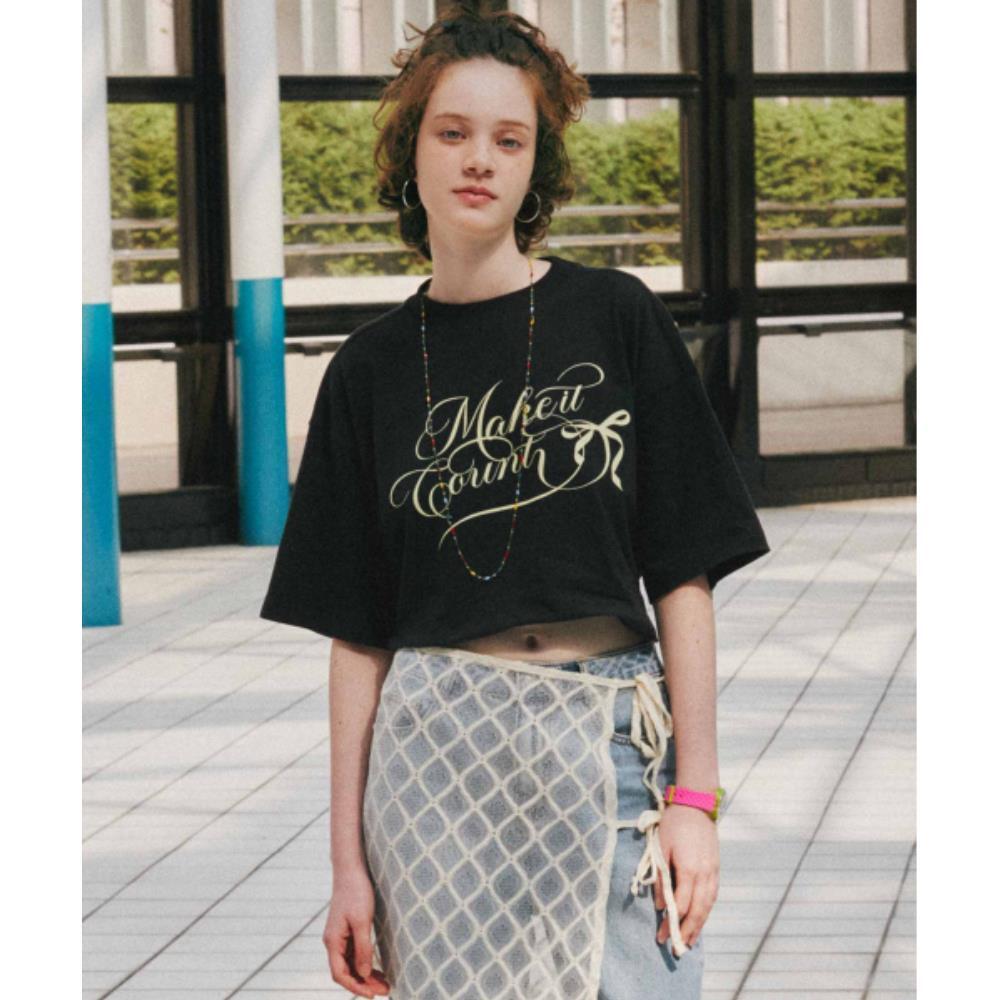 WMC Crop Ribbon Lettering T-Shirt BLACK O-MOBAS4M52806