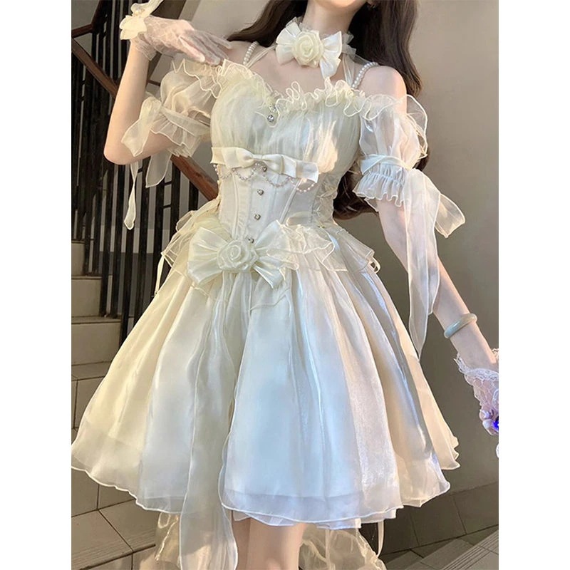 高貴でエレガントなナチュラルカラーのロリータドレスウェディングドレスライトロープリンセススカートふわふわスカートが美しい