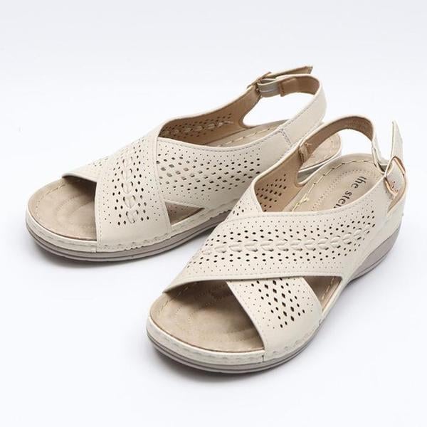 女性パンチングウェッジヒールサンダル
