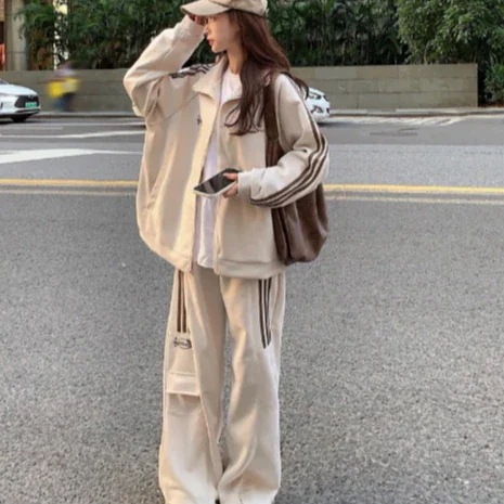 【急速出荷!】2024 春秋 2点セット トップス お出かけ 羽織り ショート丈 セットアップフルパーカーラウンドヘムルーズ サイド上下ボトムス ストレート系冬 ゆったりサイズワイドシルエットリラック