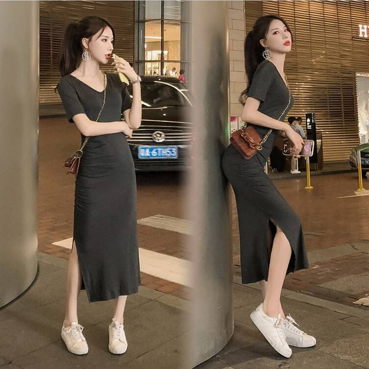 Vネック タイト ワンピース Tシャツワンピ 膝上 ミモレ丈 ミディアム丈 袖あり 半袖 細身 ストレート Iライン サイドスリット 伸縮性 大人可愛い きれいめ シンプル カジュアル おしゃれ