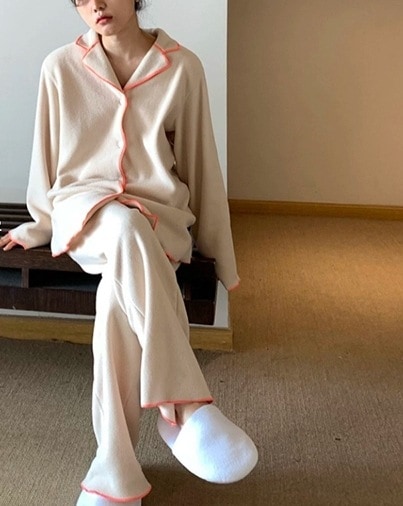 上下セット 二点セット レディース ルームウェア パジャマ 部屋着 寝巻き フルレングス 長袖 襟付き もこもこ ふわふわ 前開き ウエストゴム 厚手 かわいい シンプル カジュアル 上品 おしゃれ