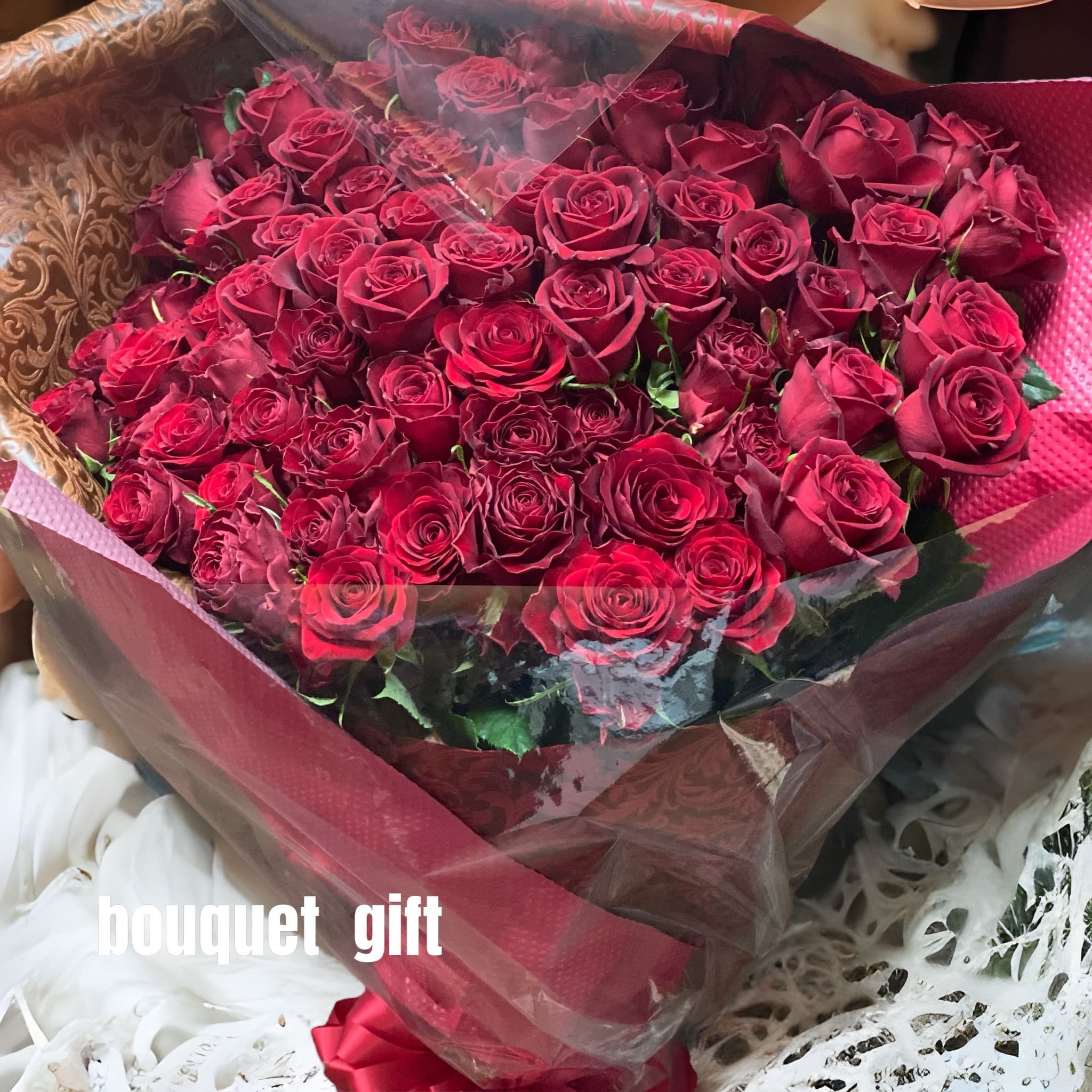 お誕生日赤バラ花束R-17