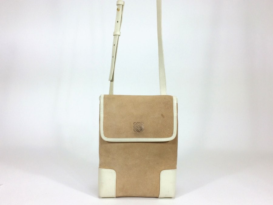 ショルダーバッグ アナグラム スエードレザー ブラウンホワイト 【中古品】