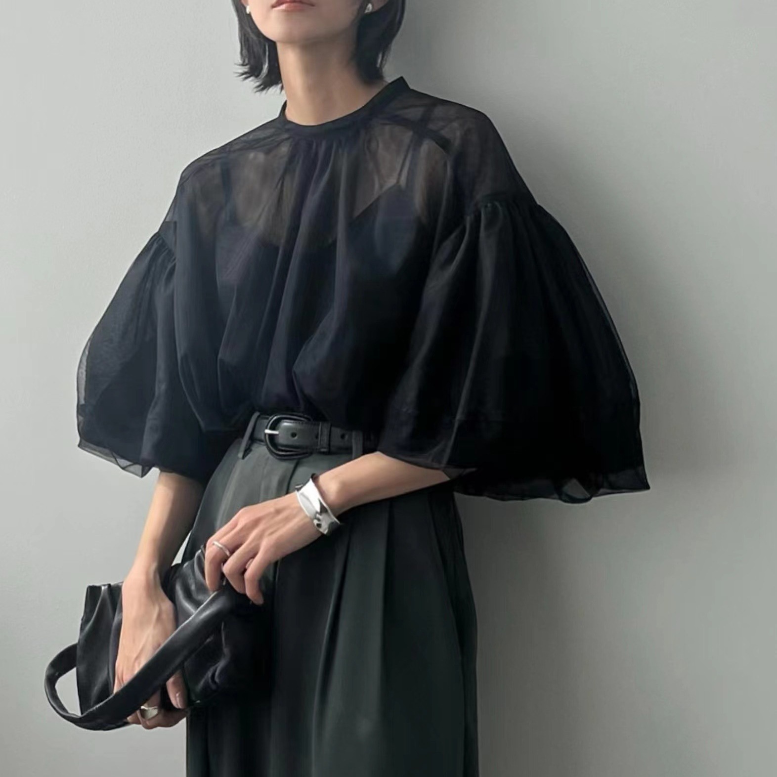 バルーンスリーブシアーブラウス シースルー インナー キャミソール セット ボリューム袖 パフスリーブ 黒 ブラック オフホワイト 韓国 オルチャン レディース シャツ ブラウス 個性的