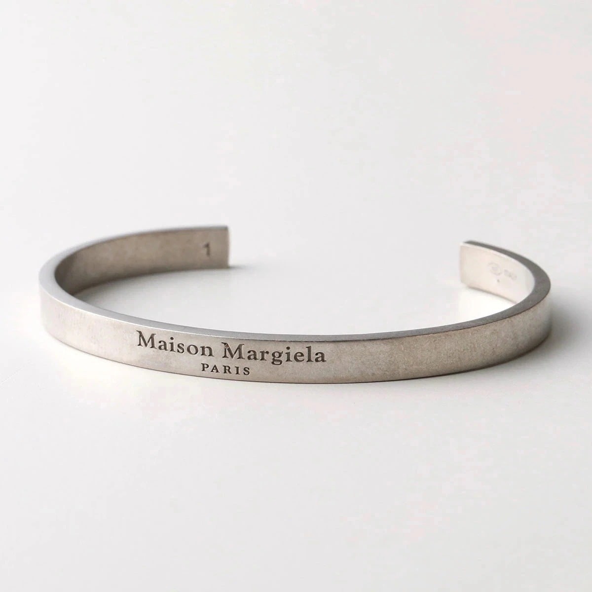 MAISON MARGIELA 11 メゾンマルジェラ バングル SM1UY0051 SV0091 レディース ブレスレット アクセサリー ロゴ カフ 951